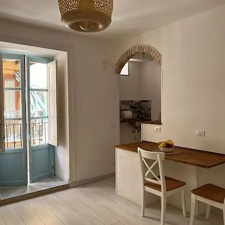 Apartment 12 - Two Minute Walk To The Sea Cefalu